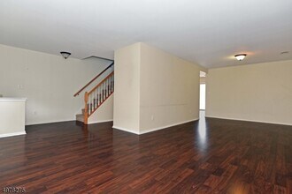 2196 Kent Ct in Mahwah, NJ - Building Photo - Building Photo