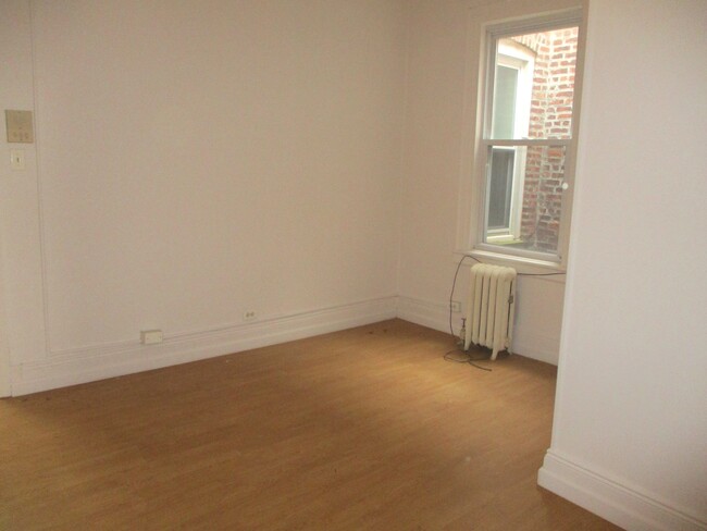 157-159 Avenue U in Brooklyn, NY - Building Photo - Interior Photo