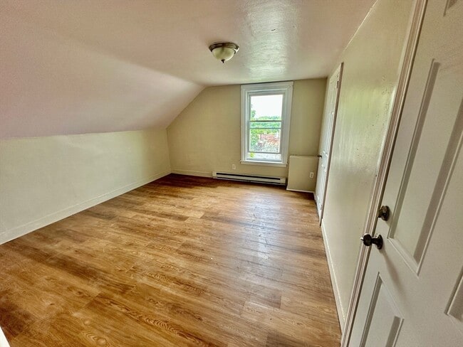 37 Hale St in Bridgewater, MA - Building Photo - Building Photo
