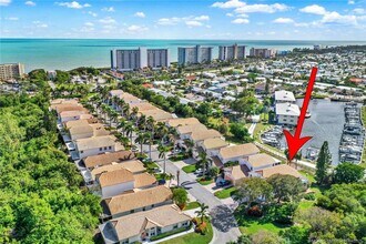 163 Pepper Ln in Jensen Beach, FL - Foto de edificio - Building Photo