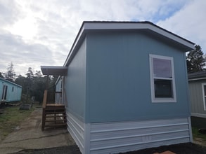 87675 US-101 in Florence, OR - Building Photo - Building Photo