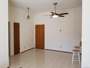 8328 Regents Rd in San Diego, CA - Building Photo - Building Photo