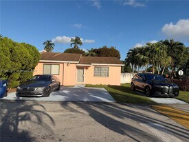 19751 NW 52nd Ct in Miami Gardens, FL - Building Photo
