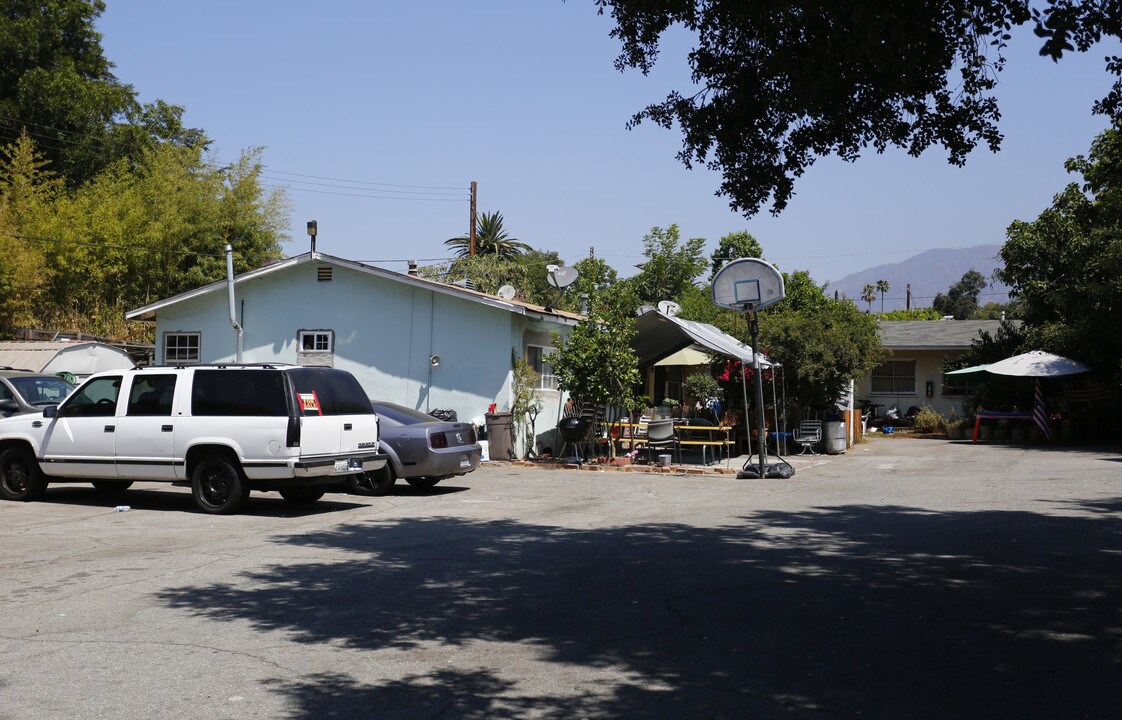 351-361 Adena St in Pasadena, CA - Building Photo