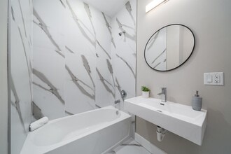 213 Academy St in Jersey City, NJ - Building Photo - Building Photo
