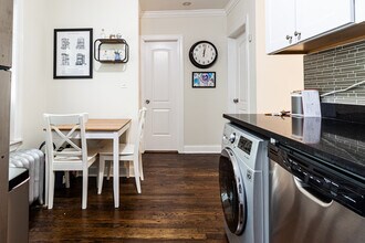 2537 N Seminary Ave, Unit 3 in Chicago, IL - Foto de edificio - Building Photo