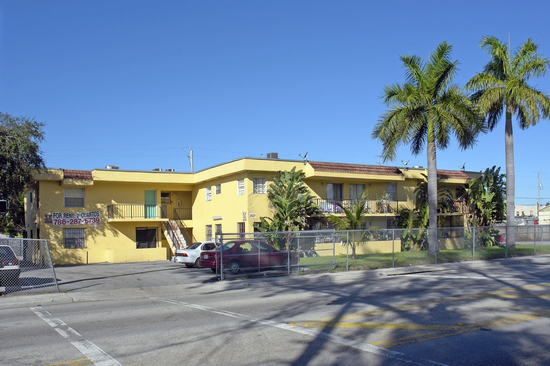 Easthaven Apartments in Miami, FL - Building Photo