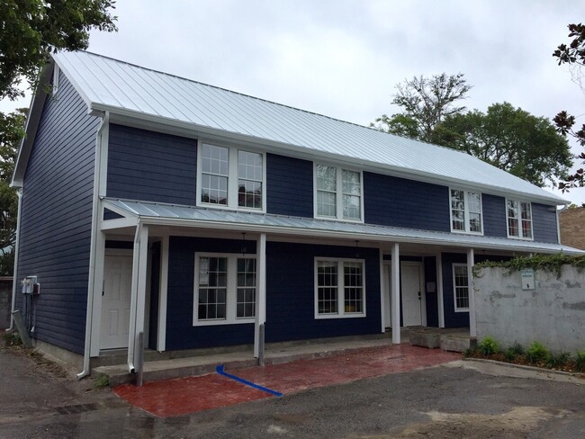 property at 10 Bee St