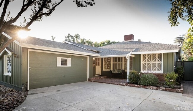 13139 Valleyheart Dr in Los Angeles, CA - Building Photo - Building Photo