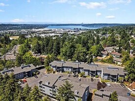 2619 NE 4th St in Renton, WA - Building Photo