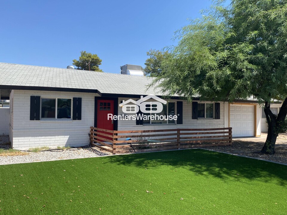 3027 N 21st St in Phoenix, AZ - Foto de edificio