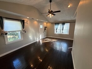 1003 Morgan Dr in Indianapolis, IN - Foto de edificio - Building Photo