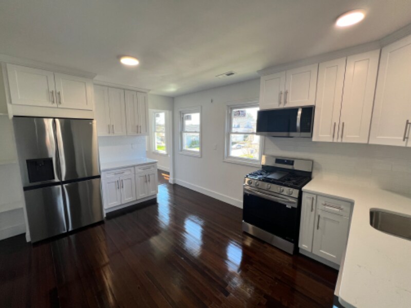 55 Beacon St-Unit -unit 2 in Hamden, CT - Building Photo
