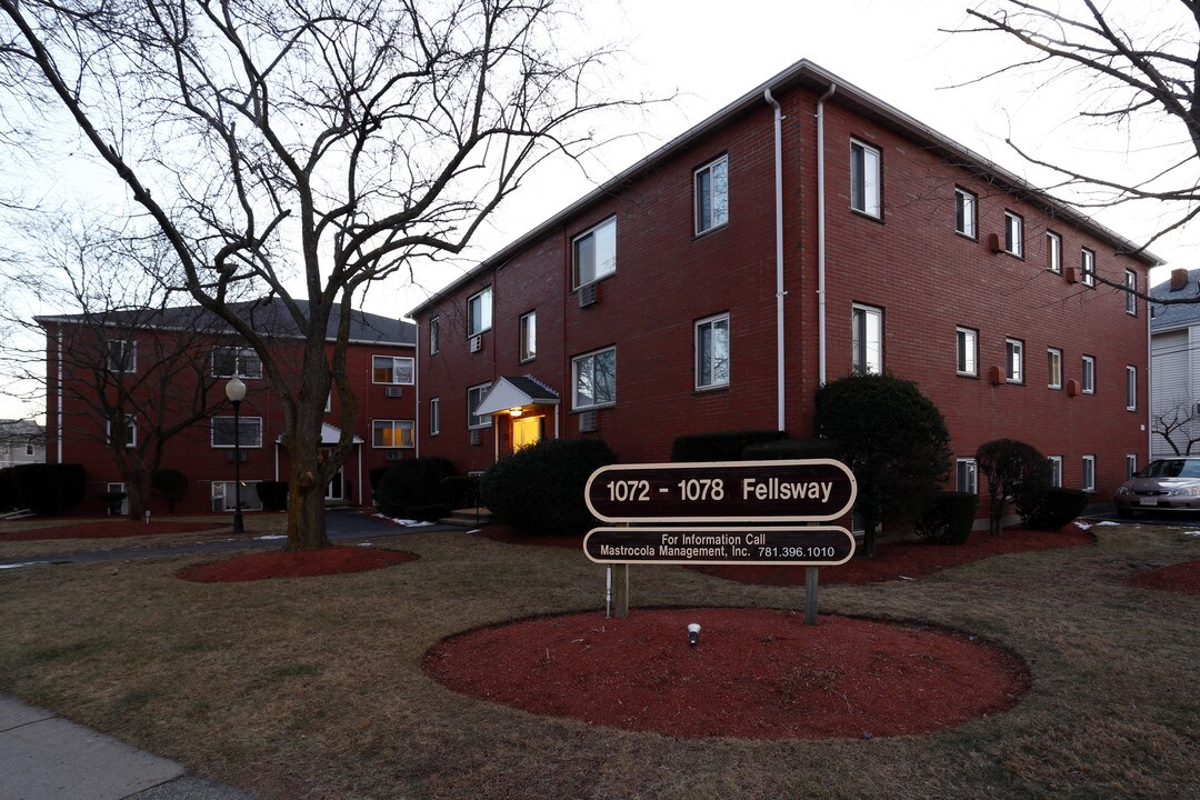 1072-1078 Fellsway in Medford, MA - Foto de edificio