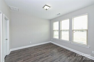 2635 Statesville Ave in Charlotte, NC - Building Photo - Building Photo