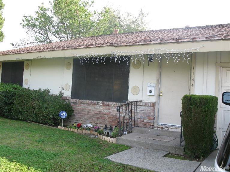 2301 Ramon Dr in Sacramento, CA - Building Photo