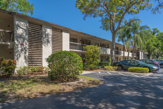 Imperial Oaks Condominiums in Clearwater, FL - Building Photo - Building Photo