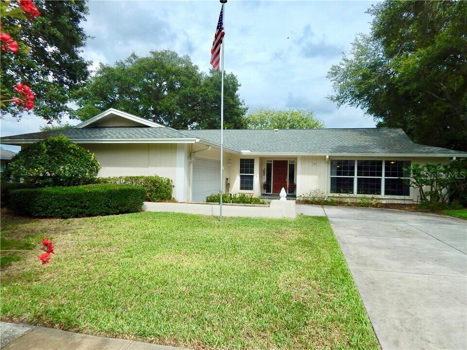 2911 Mill Stream Ct in Clearwater, FL - Building Photo