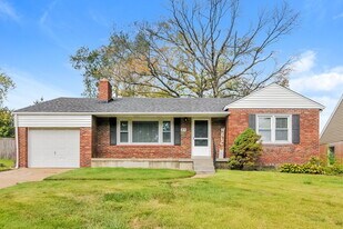 25 Claire Dr in Florissant, MO - Building Photo