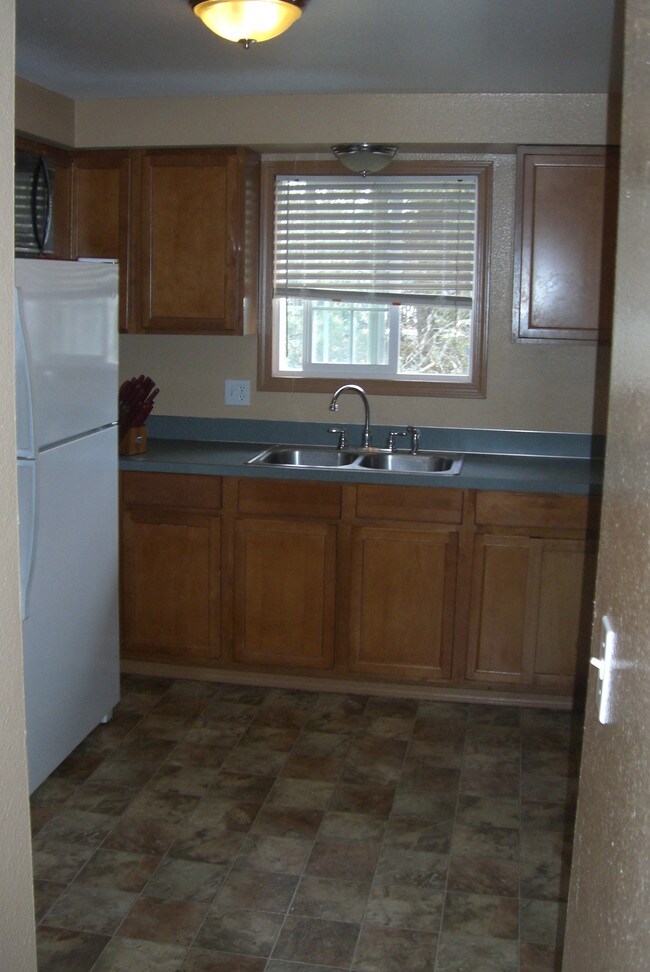 202 W Wallace St-Unit -4 in Granite Falls, WA - Building Photo - Building Photo