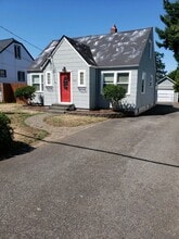 3310 Sunset Dr W in University Place, WA - Building Photo - Building Photo