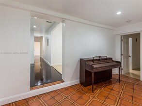 6300 NW 41st St in Virginia Gardens, FL - Building Photo - Building Photo