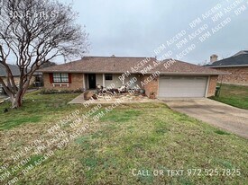 303 E 6th St in Prosper, TX - Building Photo