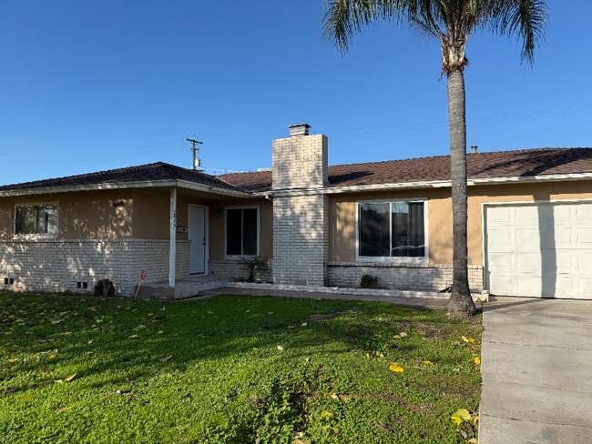 4869 E Simpson Ave in Fresno, CA - Building Photo - Building Photo