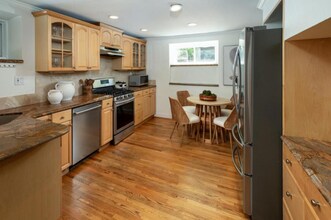 660 Palo Alto Ave in Palo Alto, CA - Foto de edificio - Building Photo