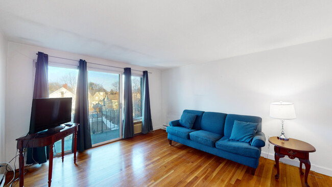 175 W Wyoming Ave, Unit uni#39 2-bed 1-bath in Melrose, MA - Building Photo - Building Photo