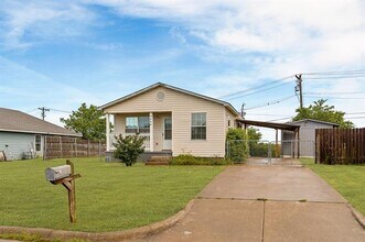 1702 Manor Garden Mnr in Greenville, TX - Building Photo - Building Photo