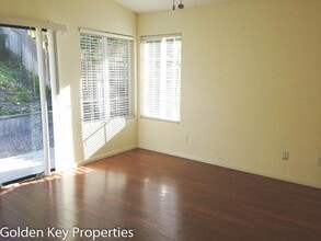 165 Paseo Marguerita in Vista, CA - Building Photo - Building Photo