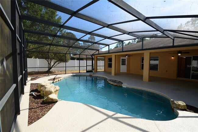 60 Universal Trail in Palm Coast, FL - Building Photo - Building Photo