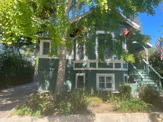 property at 109 Edelen Ave