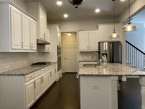 12591 Akenside Rd in Frisco, TX - Foto de edificio - Building Photo