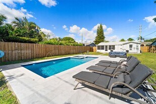 1464 NE 24th St in Wilton Manors, FL - Building Photo