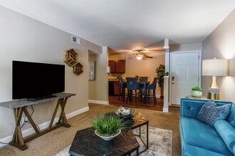 Creeks on Kirklevington in Lexington, KY - Building Photo - Building Photo