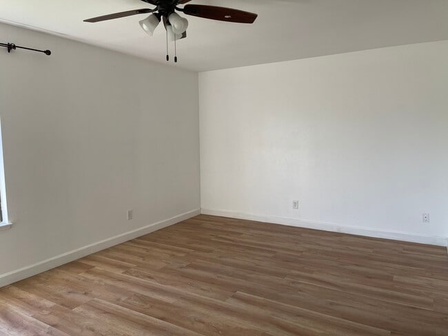 16026 Timberhill Ln in Cerritos, CA - Building Photo - Building Photo