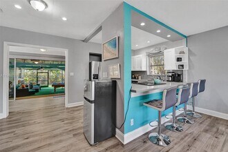 529 NW 8th St in Dania Beach, FL - Building Photo - Building Photo