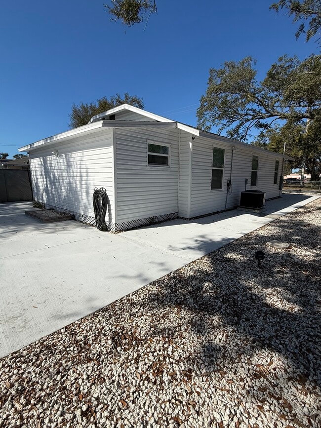 1540 7th Ave E in Bradenton, FL - Building Photo - Building Photo