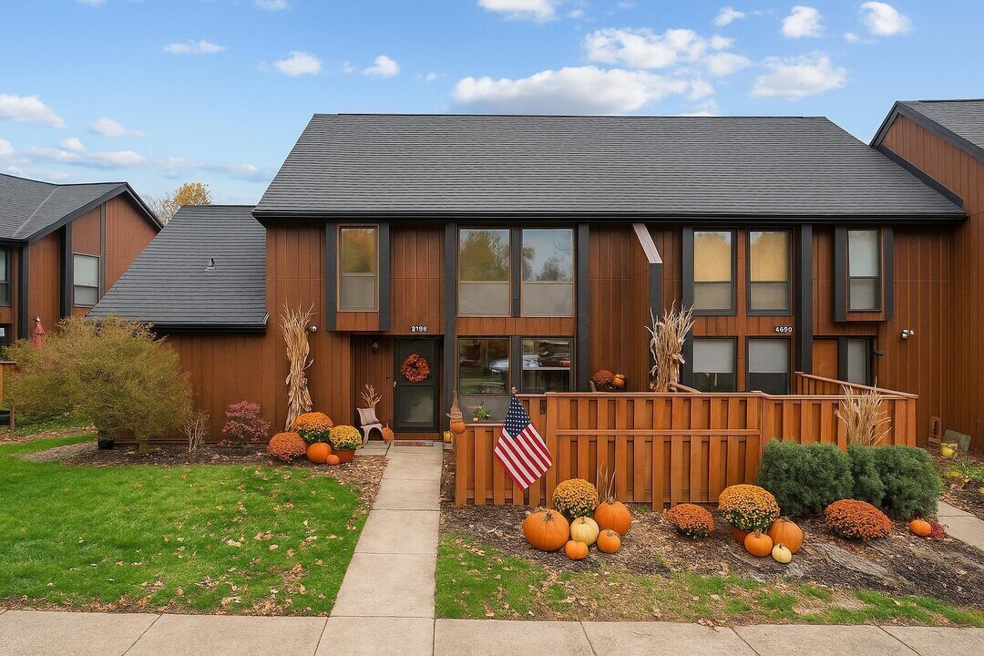 4765 Smoketalk Ln in Westerville, OH - Building Photo