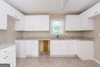 418 Smyrna Powder Springs Rd SW in Marietta, GA - Building Photo - Building Photo