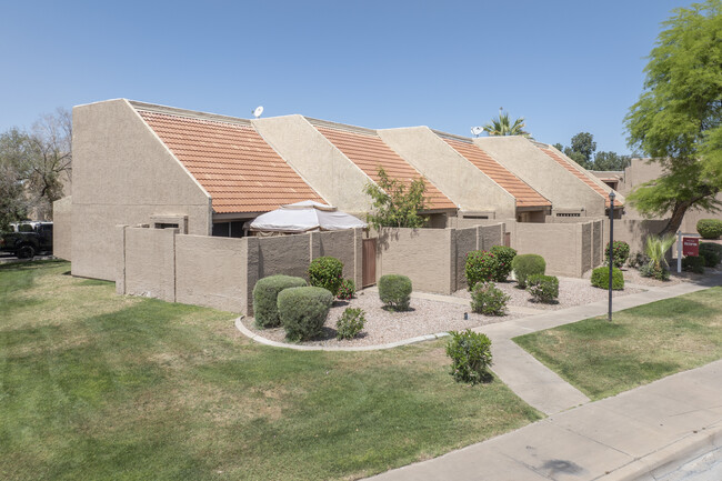 Concept 80 in Glendale, AZ - Foto de edificio - Building Photo