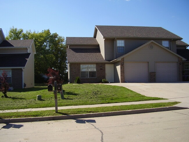 property at 3604-3606-3606 Zinnia Dr