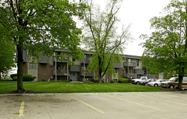 Windjammer Apartments in Sheffield Lake, OH - Foto de edificio - Building Photo