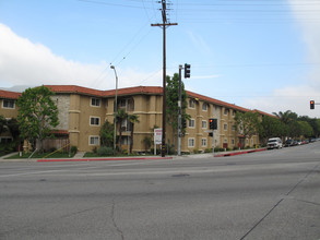 3220 Altura Ave in Glendale, CA - Building Photo - Building Photo