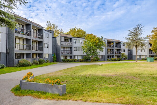 Imperial Parkside in Surrey, BC - Building Photo - Building Photo