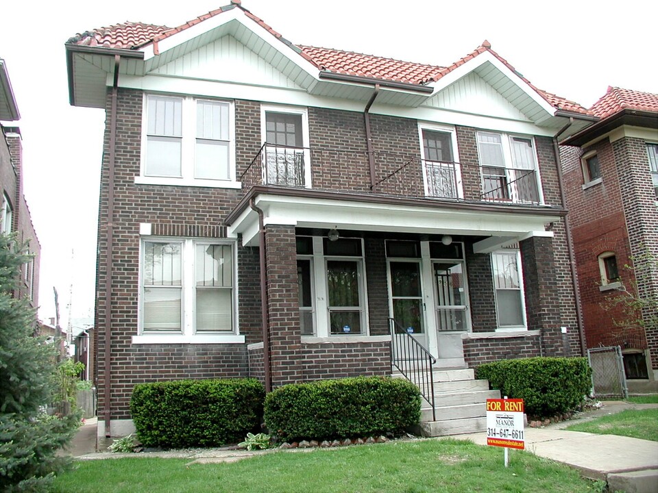 4954 Lindenwood Ave, Unit 4954 Lindenwood Ave, 2E in St. Louis, MO - Building Photo