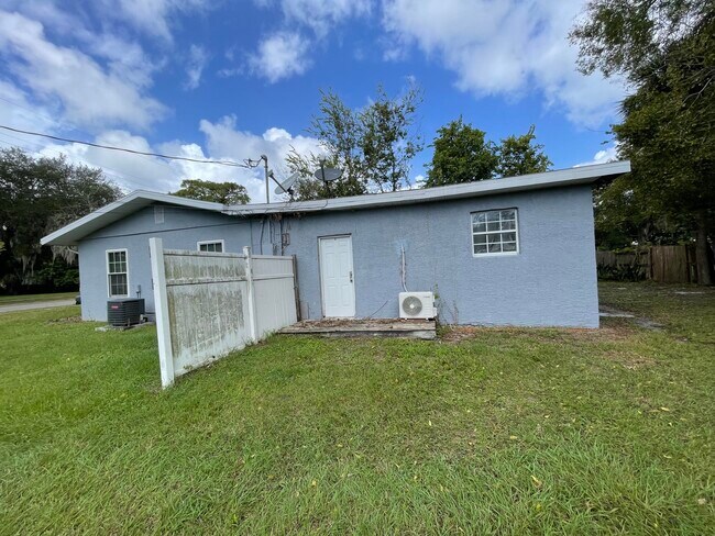 415 S Robbins Ave-Unit -C in Titusville, FL - Building Photo - Building Photo
