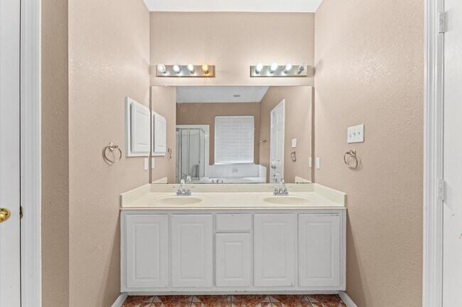 1631 Mustang Crossing in Missouri City, TX - Building Photo - Building Photo